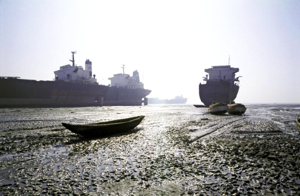 bangladesh ship breaking yard