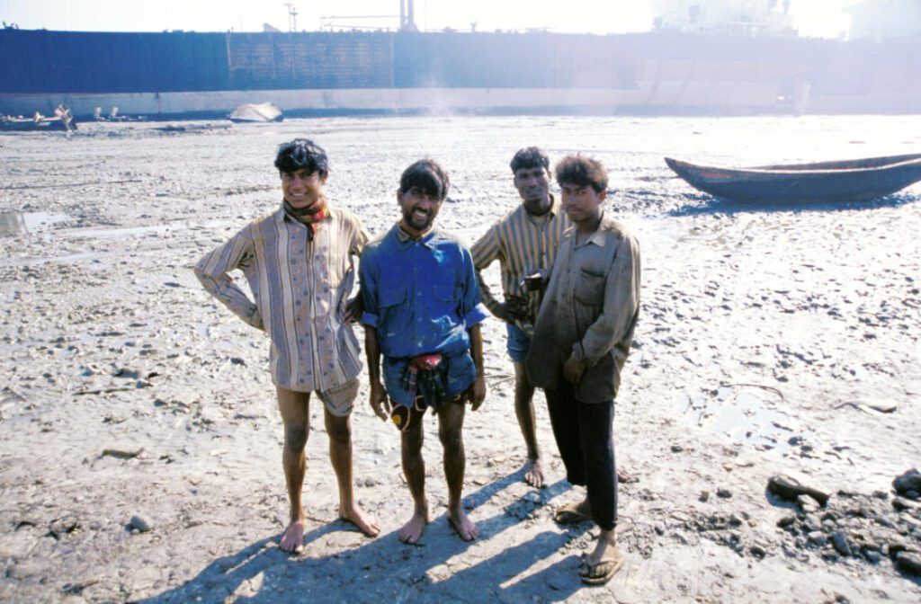 ship breakers of bangladesh
