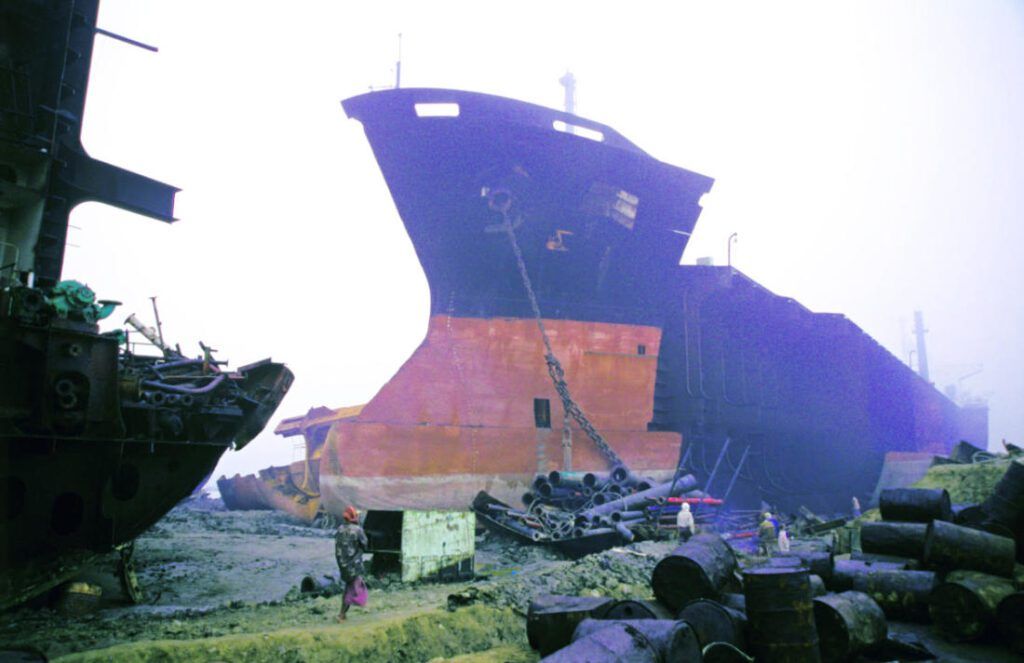 ship breaking yard bangladesh